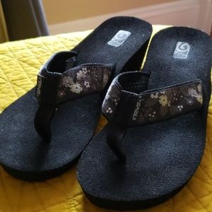 Teva Mush flip flop wedges